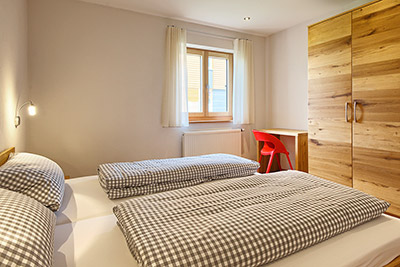 Schlafzimmer mit Doppelbett