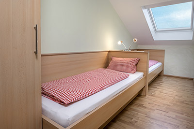 Schlafzimmer mit 2 Einzelbetten